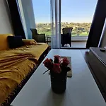 Luxurious 2 Bedroom With Country View 公寓 *