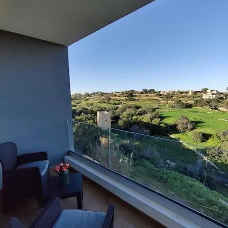 Luxurious 2 Bedroom With Country View