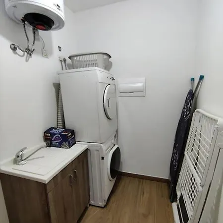 Luxurious 2 Bedroom With Country View *